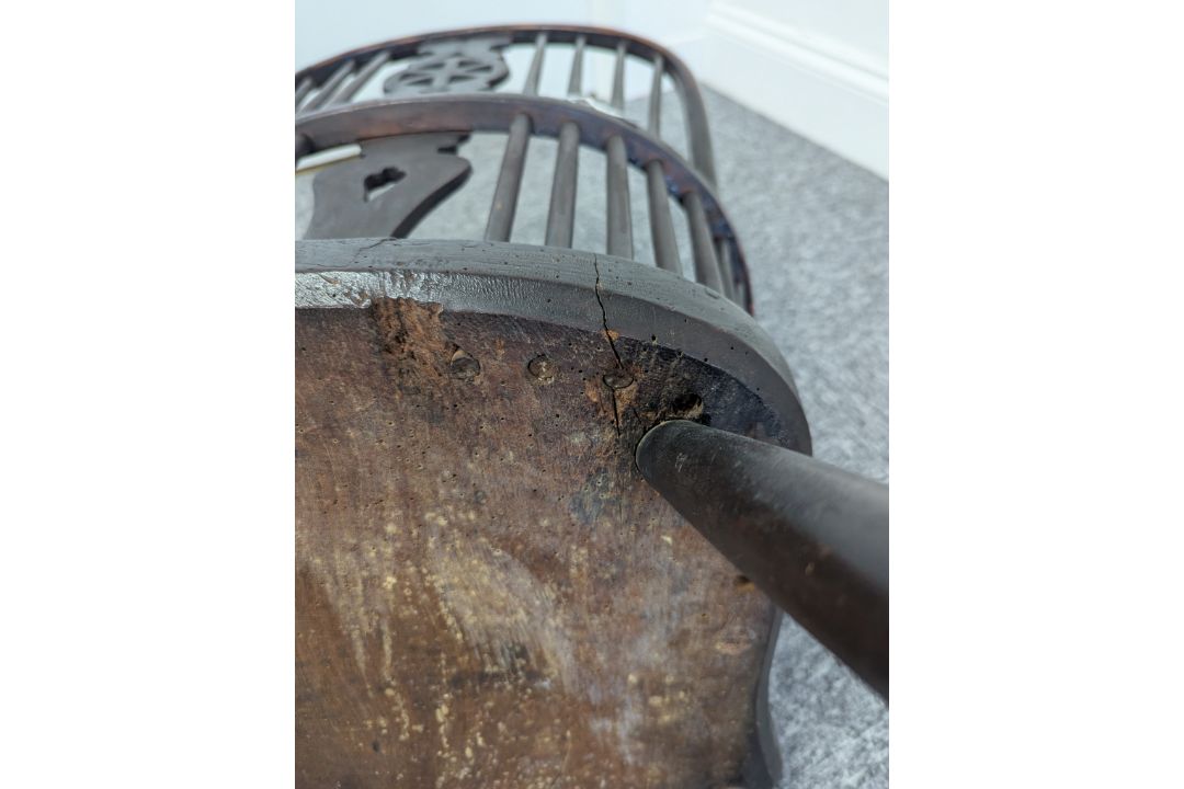 A yew and elm Windsor chair - Image 26 of 29