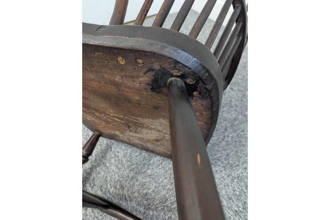 A yew and elm Windsor chair - Image 24 of 29