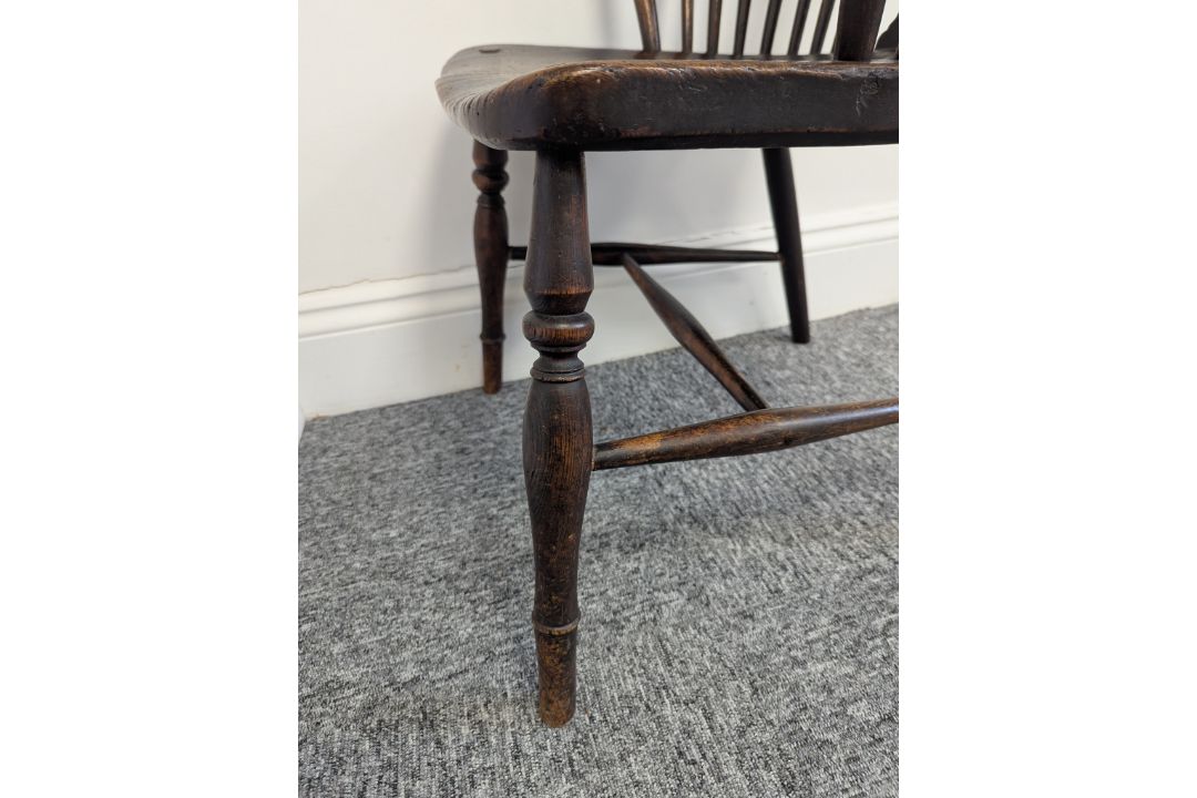 A yew and elm Windsor chair - Image 17 of 29