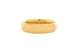 A 22ct gold band