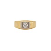 A gentleman's signet ring with diamond to centre