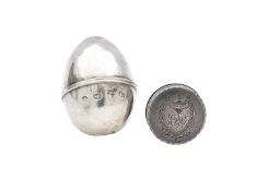 A George III silver nutmeg grater and pillbox