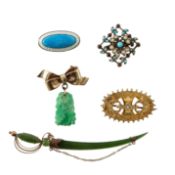 A 9ct gold and jade brooch, a Victorian 9ct gold brooch and three others