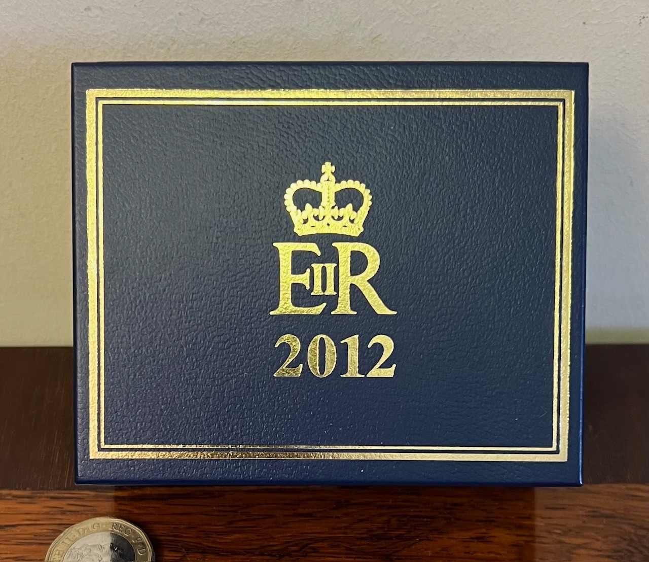 THE DIAMOND JUBILEE CHRISTMAS 2012 PRESENTED BY HER LATE MAJESTY QUEEN ELIZABETH II, HALCYON DAYS, - Image 3 of 5