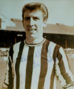 Footballer. Wyn Davies signed 6.5x5.5 inch Approx. sepia photo. Good condition Est.