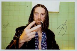 David Threlfall signed 6x4 inch colour photo pictured in his role as Frank Gallagher in Shameless.