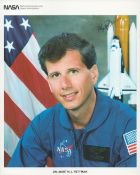 Dr Martin J Fettman signed 10x8 inch colour Nasa portrait photo. Good condition Est.