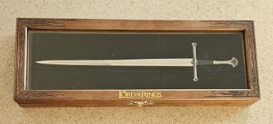 The Lord of The Rings Miniature Reproduction Sword of Middle-earth, Collector edition letter