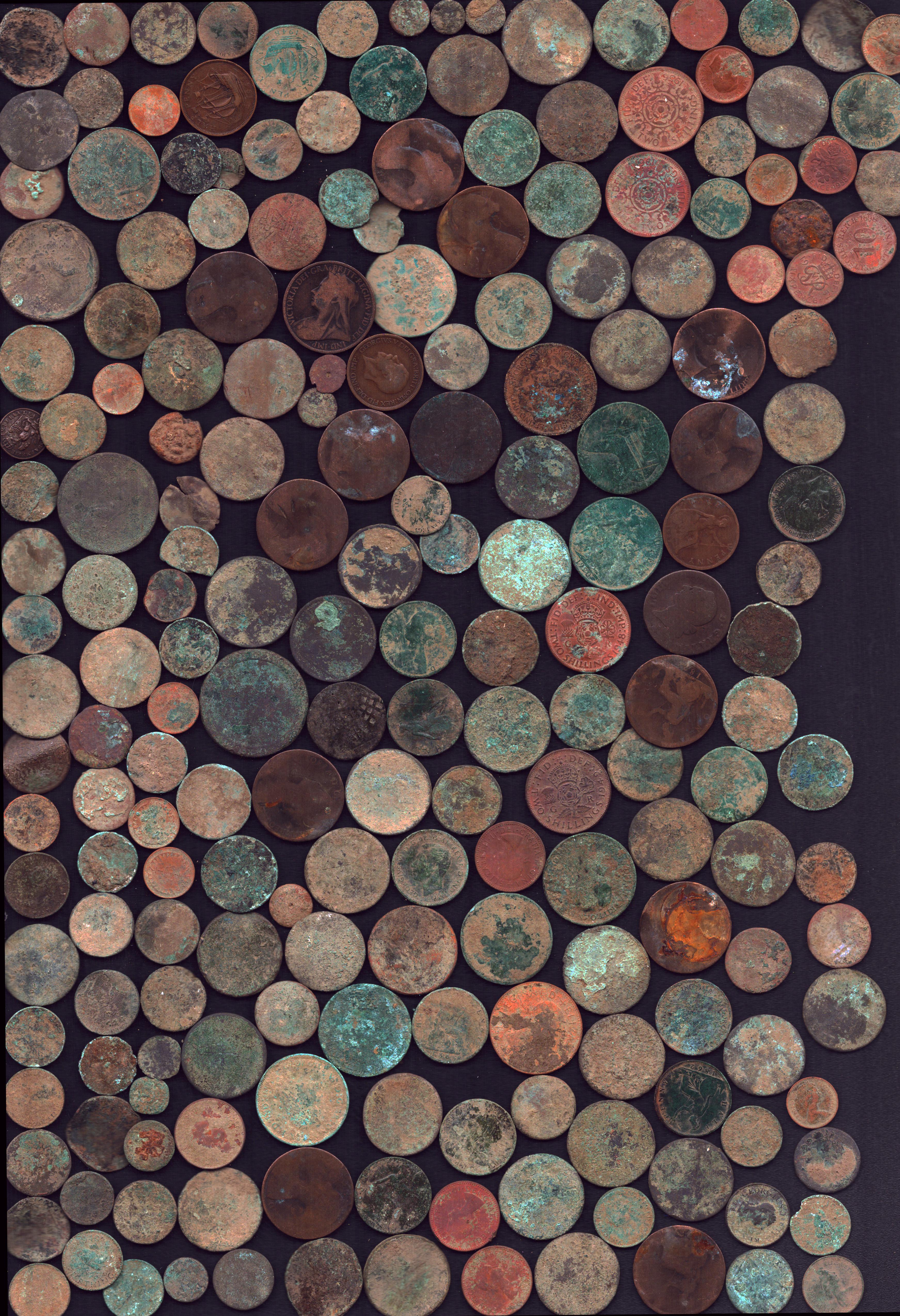 Coin collection of approx 200 old coins including sixpence, half pennies, one and two shillings