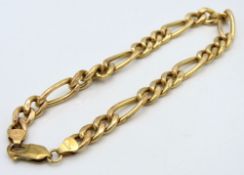 A 9ct gold Figaro bracelet, 200mm long, 5.3g