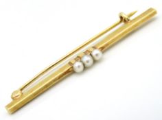 An antique Murrle Bennett & Co. 15ct gold brooch s