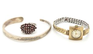 A 9ct gold cased ladies watch twinned with a white