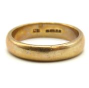 A 9ct gold band, 5.35g, size R/S