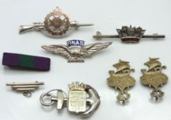 A silver WW1 anchor memorial brooch inscribed 