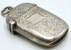 An Edwardian 1905 Chester silver vesta by William