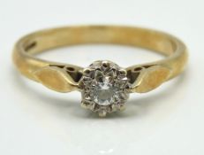 A 9ct gold ring set with small diamond of approx.
