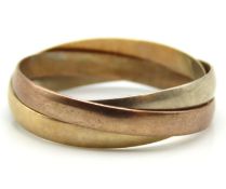 A three colour gold trinity ring, 2.9g, size V/W