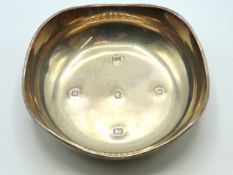 A 1977 QEII Sheffield silver dish by Bishtons Ltd.