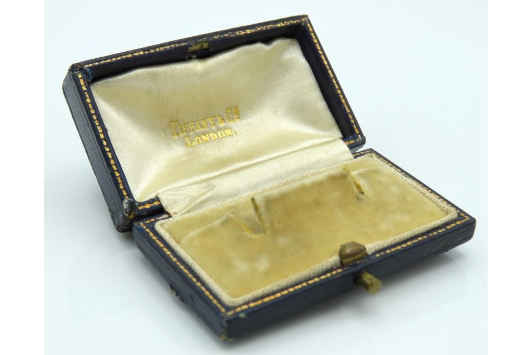 A vintage Tiffany & Co. London jewellery box, 545m