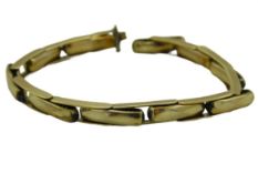 A 9ct gold watch strap, 135mm long, 5.2g
