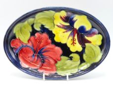 A Moorcroft pottery 