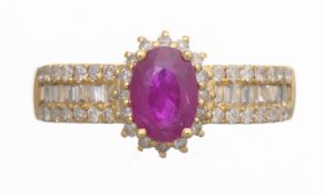 Bague en or jaune ornée d'un rubis ovale