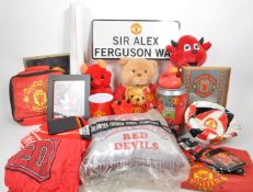 MANCHESTER UNITED - COLLECTION OF FOOTBALL MEMORABILIA