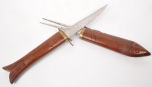 VINTAGE 20TH CENTURY INDIAN CARVED FISH SET