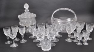 COLLECTION OF 20TH CENTURY CRYSTAL GLASS PIECES