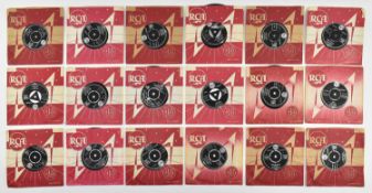 ELVIS PRESLEY - COLLECTION OF APPROX 18 VINYL SINGLES ON RCA