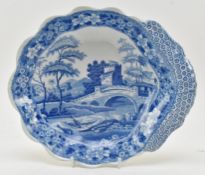 MID 19TH CENTURY SPODE TOWER PATTERN BLUE & WHITE CERAMIC CENTREPIECE DISH
