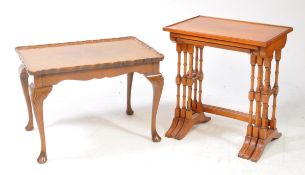 20TH CENTURY GEORGE III REVIVAL COFFEE TABLE & NEST OF TABLES