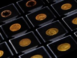 COINS - SINGLE-OWNER PRIVATE COLLECTION OF GOLD SOVEREIGNS