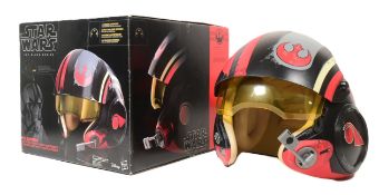 STAR WARS - THE BLACK SERIES - 1/1 SCALE PROP REPLICA HELMET