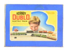 MODEL RAILWAY - VINTAGE HORNBY DUBLO 3-RAIL TANK GOODS TRAIN SET