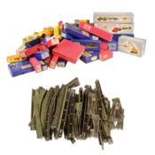 MODEL RAILWAY - COLLECTION OF HORNBY DUBLO EMPTY BOXES & TRACK