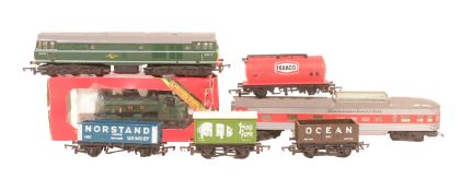 MODEL RAILWAY - COLLECTION OF OO GAUGE ENGINES & WAGONS