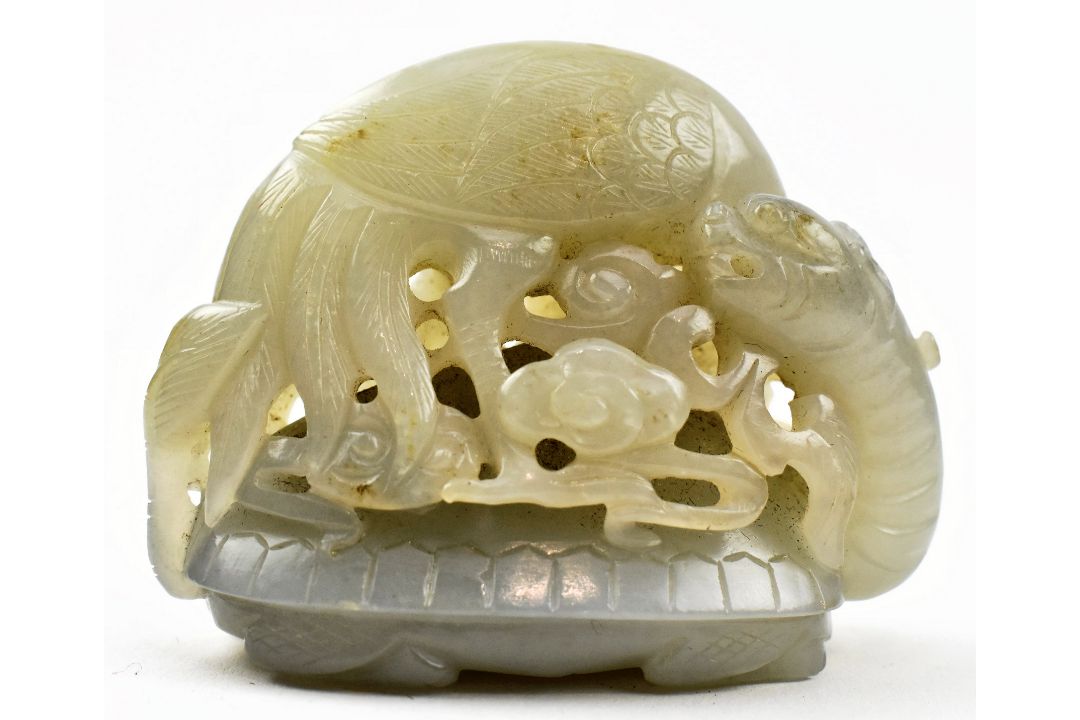 QING JADE CRANE AND TURTLE CARVING 清 青玉 龟鹤齐寿把件 - Bild 1 aus 5