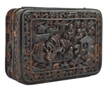 QING DYNASTY CARVED TORTOISESHELL 'FIGURAL' SNUFF BOX 清 玳瑁雕人物故事鼻烟盒