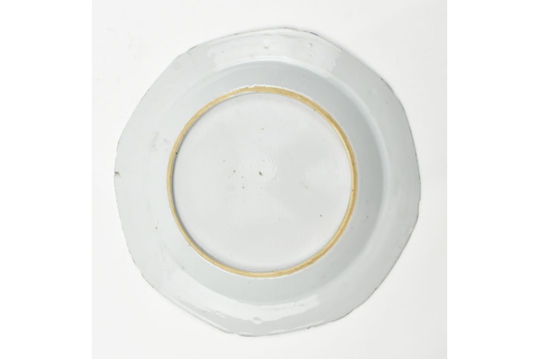 FOUR QING DYNASTY BLUE AND WHITE PORCELAIN PLATES 清 青花山水盘四件 - Bild 7 aus 9