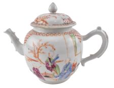 QING QIANLONG FAMILLE ROSE TEAPOT 清 乾隆 粉彩人物茶壶