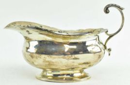 GEORGE V HALLMARKED SILVER GRAVY / SAUCE BOAT FOR WILLIAM SUCKLING
