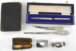 A COLLECTION OF SEVEN HALLMARKED SILVER PIECES TO INCLUDE WALLET & LETTER OPENERS