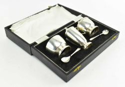 1970S HALLMARKED SILVER CASED CRUET SET