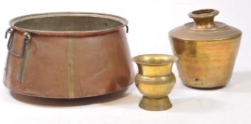 LARGE EARLY 20TH CENTURY COPPER POT