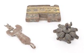 19TH CENTURY INDIAN BRONZE KUM KUM SPICE POT AND IRON LOCK AND KEY