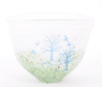 KOSTA BODA - 1980S SWEDISH GLASS VASE NO. 58262 BY KJELL ENGMAN