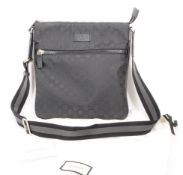 GUCCI - VINTAGE BLACK LEATHER NYLON MESSENGER CROSSBODY BAG
