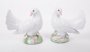 BRENDA DENNIS - LATE 20TH CENTURY CERAMIC FANTAIL PIGEONS / DOVES