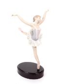 LLADRO - VINTAGE LATE 20TH CENTURY BALLERINA PORCELAIN FIGURINE